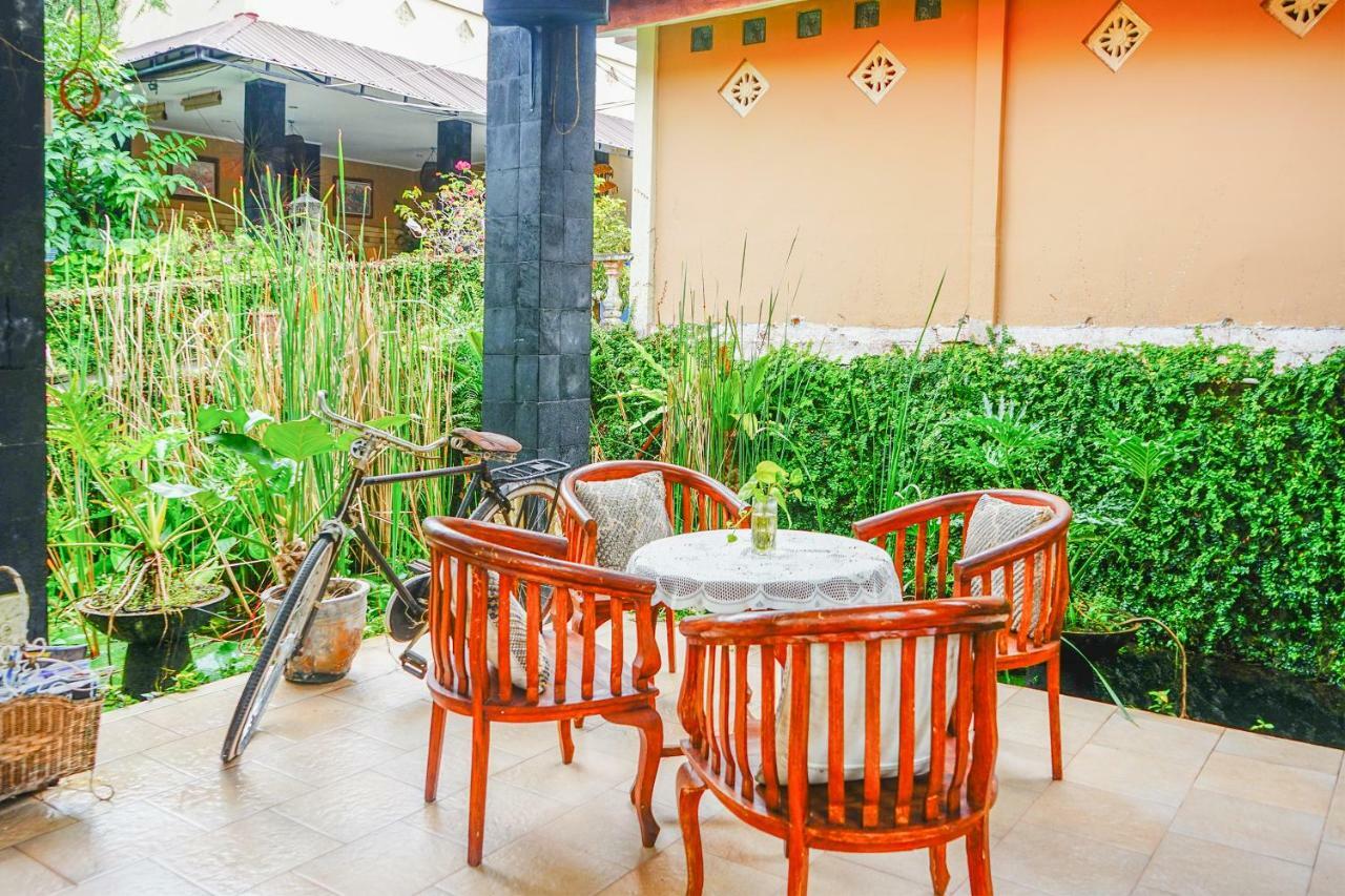 Oyo 479 Casa Beach Hotel Tanjung Pandan Ngoại thất bức ảnh